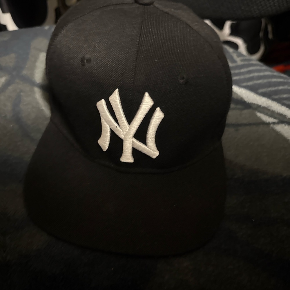 Black New York Yankees Cap